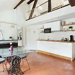 Short Stay Apartment Picasso